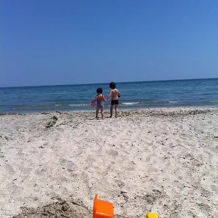 Apartment Mamaia דירה *